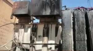 محطة كهرباء محروقة