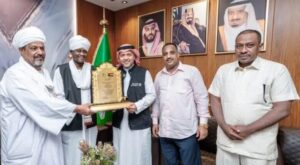 شركة الماسية بتكريم الدكتور عبدالعزيز الصادق