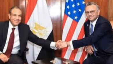 الوزير بدر عبد العاطي _المصري مع مستشار الرئيس الأمريكي للشؤون العربية والشرق الأوسط، مسعد بولس