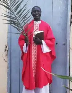 لأب لوكا جومو بانو
