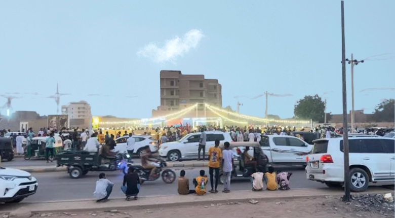 عطبرة سجلت تضاعفا سكانيا كبيرا بفعل النزوح، وتوسعت أسواقها ومراكزها التجارية بشكل لافت
