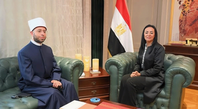 الدكتورة مايا مرسي وزيرة التضامن الاجتماعي والدكتور أسامة الأزهري وزير الأوقاف (حساب مركز المعلومات ودعم اتخاذ القرار المصري على منصة إكس @EgyptCabinet)