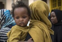 قطار خاص لنقل السودانيين الراغبين في العودة لبلادهم (فرانس برس)