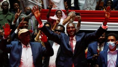 لم يكن إعلان تشكيل حكومي مواز في غرب السودان مفاجئاً (رويترز)