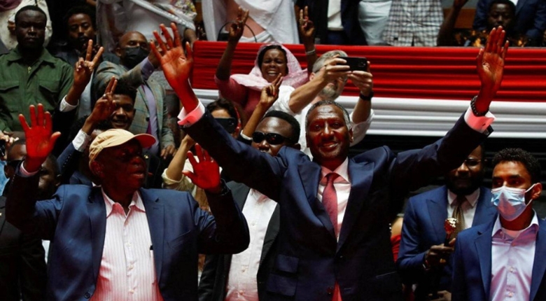 لم يكن إعلان تشكيل حكومي مواز في غرب السودان مفاجئاً (رويترز)