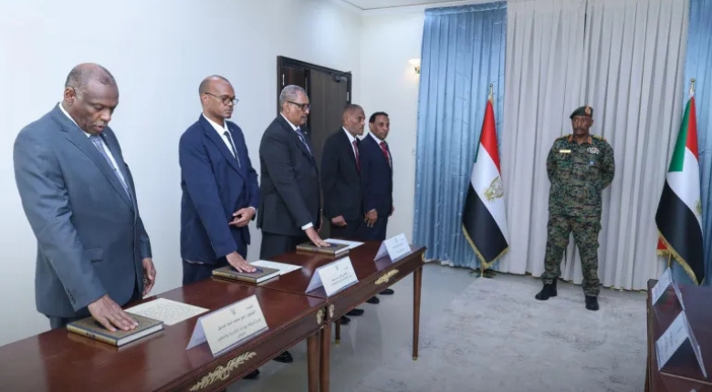 5 وزراء جدد يؤدون اليمين الدستورية ليصبح عدد وزراء الحكومة السودانية 20 وزيرا (مجلس السيادة الانتقالي)