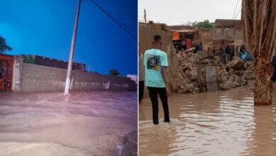 البلاد تعرضت منذ فجر اليوم إلى أمطار غزيرة بينها سيول اجتاحت مدينة الدامر (الجزيرة)